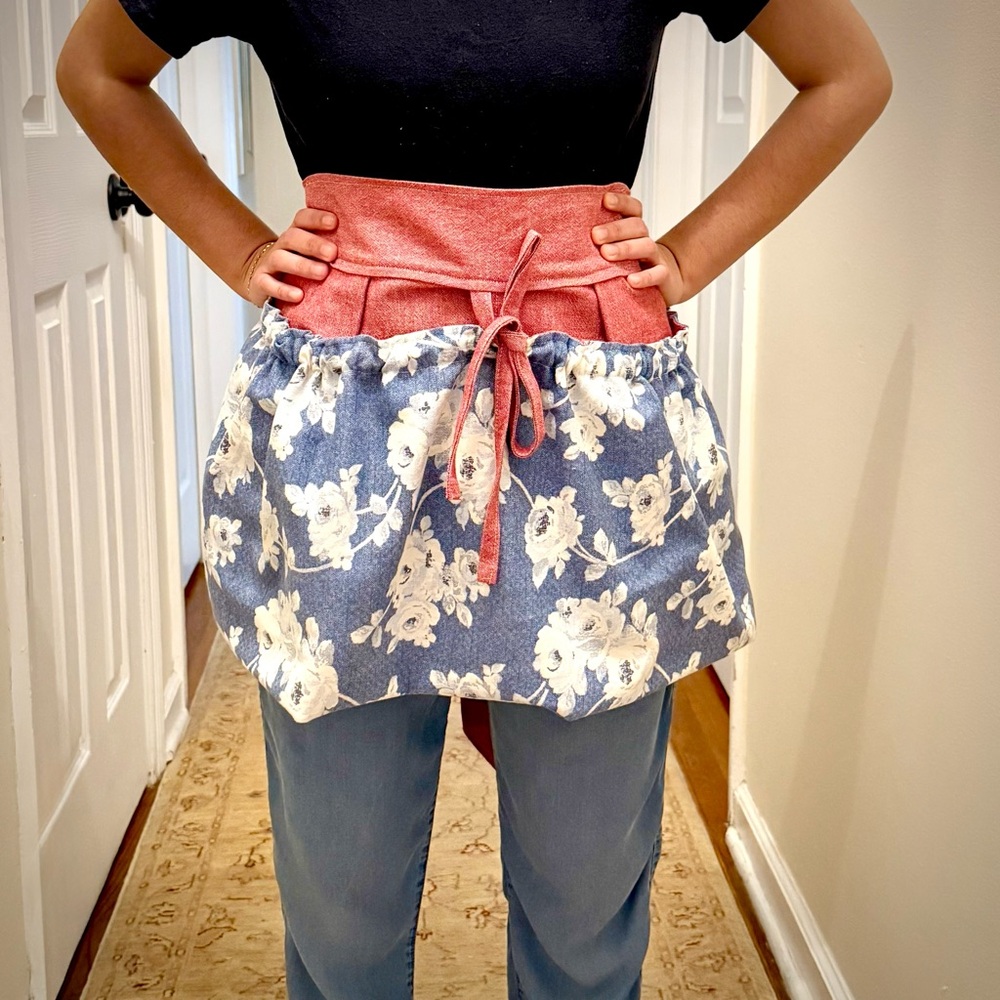 Americana modern farmhouse drawstring gathering apron